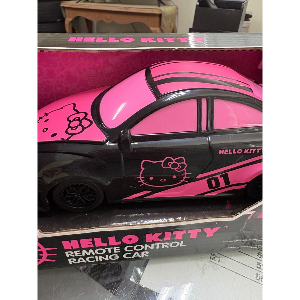 Hello Kitty Remote Control Racing Car - Picture 3 of 3